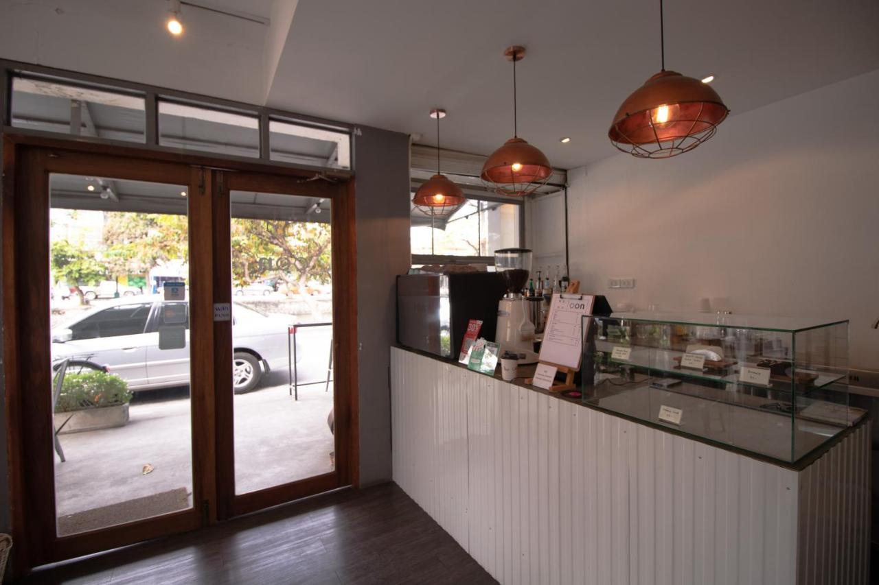 Oon Poshtel X Cafe Hostel Chiang Mai Ngoại thất bức ảnh