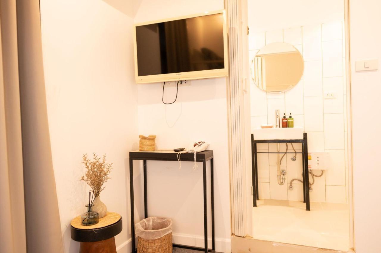 Oon Poshtel X Cafe Hostel Chiang Mai Ngoại thất bức ảnh